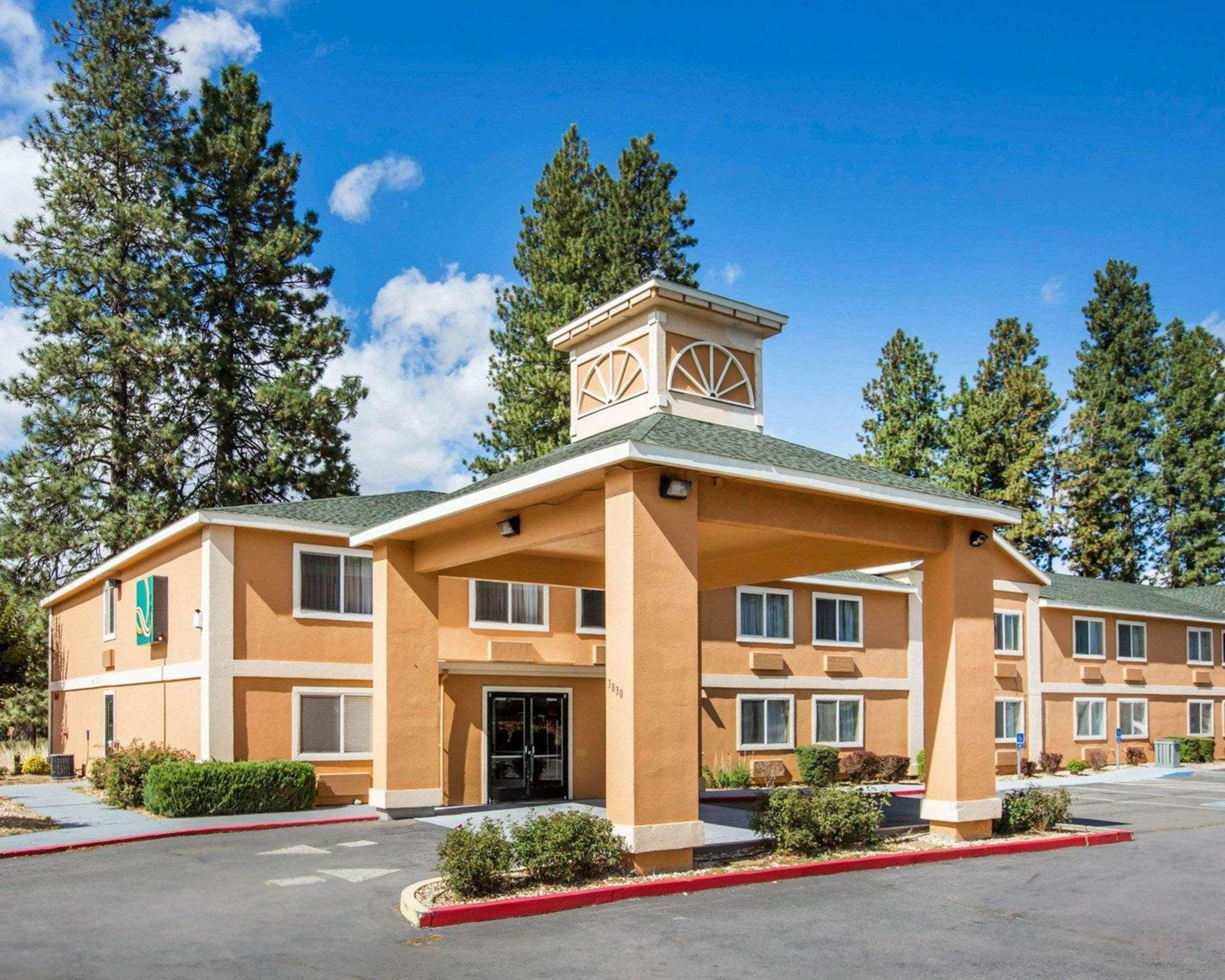Quality Inn & Suites Weed Exterior photo