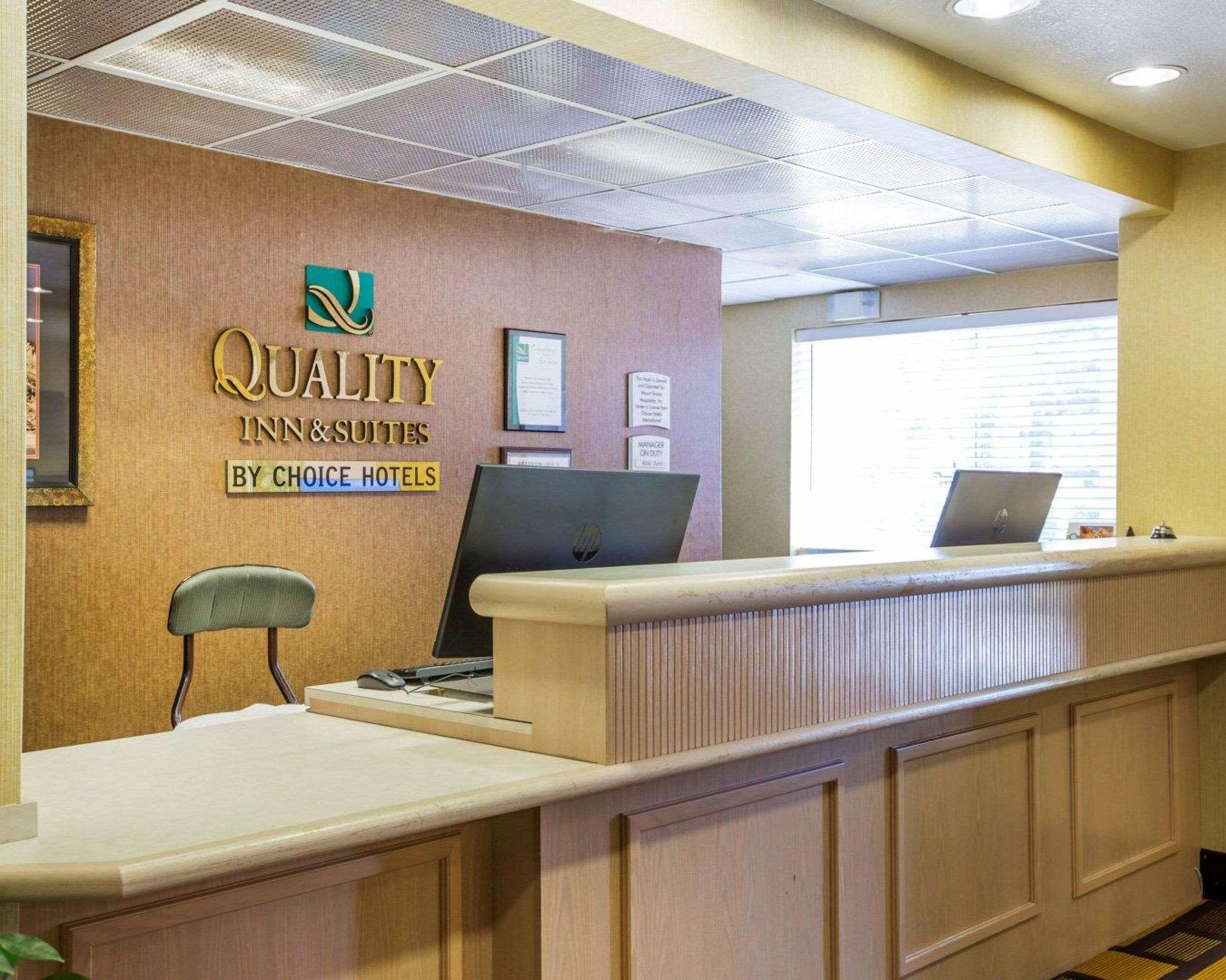 Quality Inn & Suites Weed Exterior photo