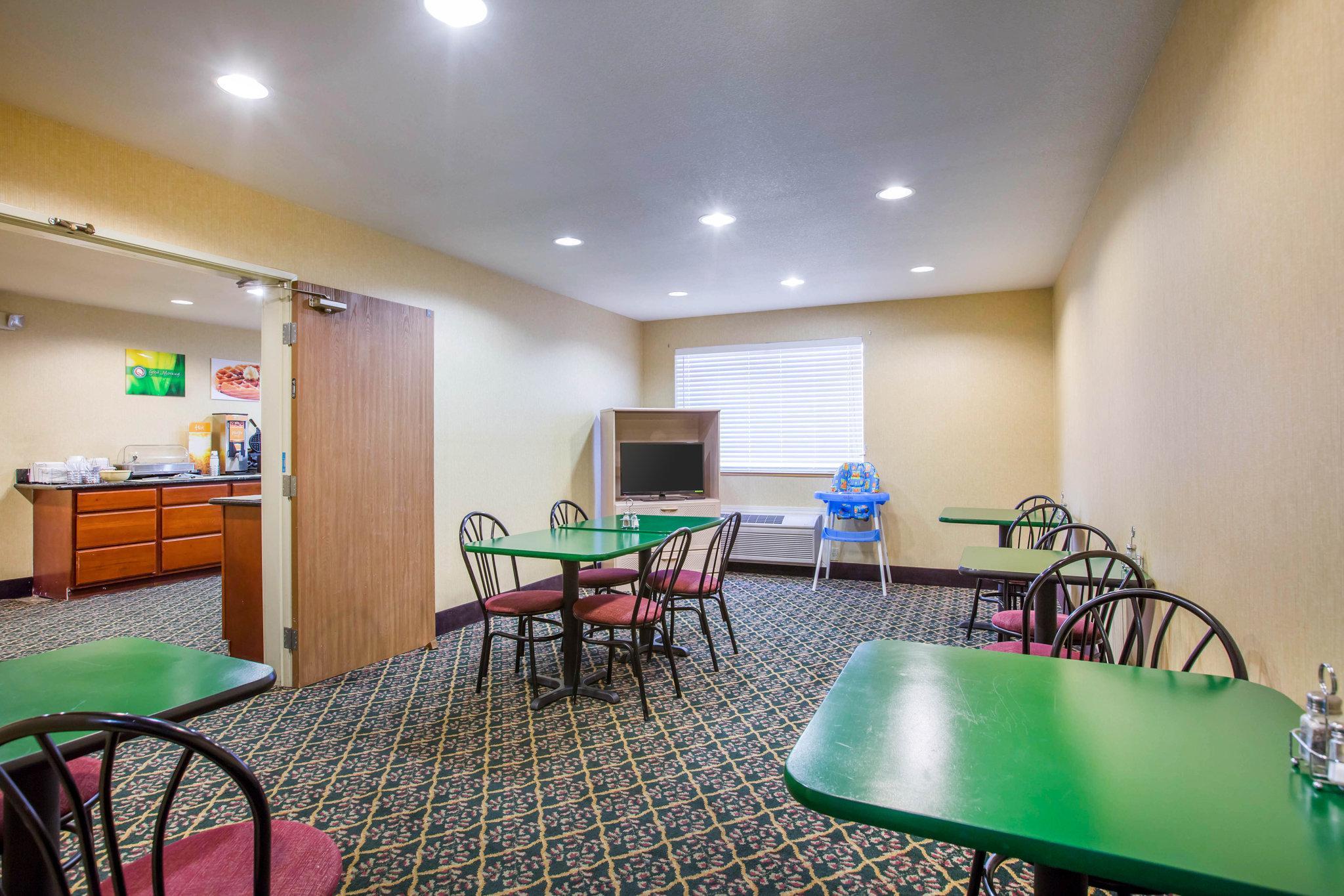 Quality Inn & Suites Weed Exterior photo